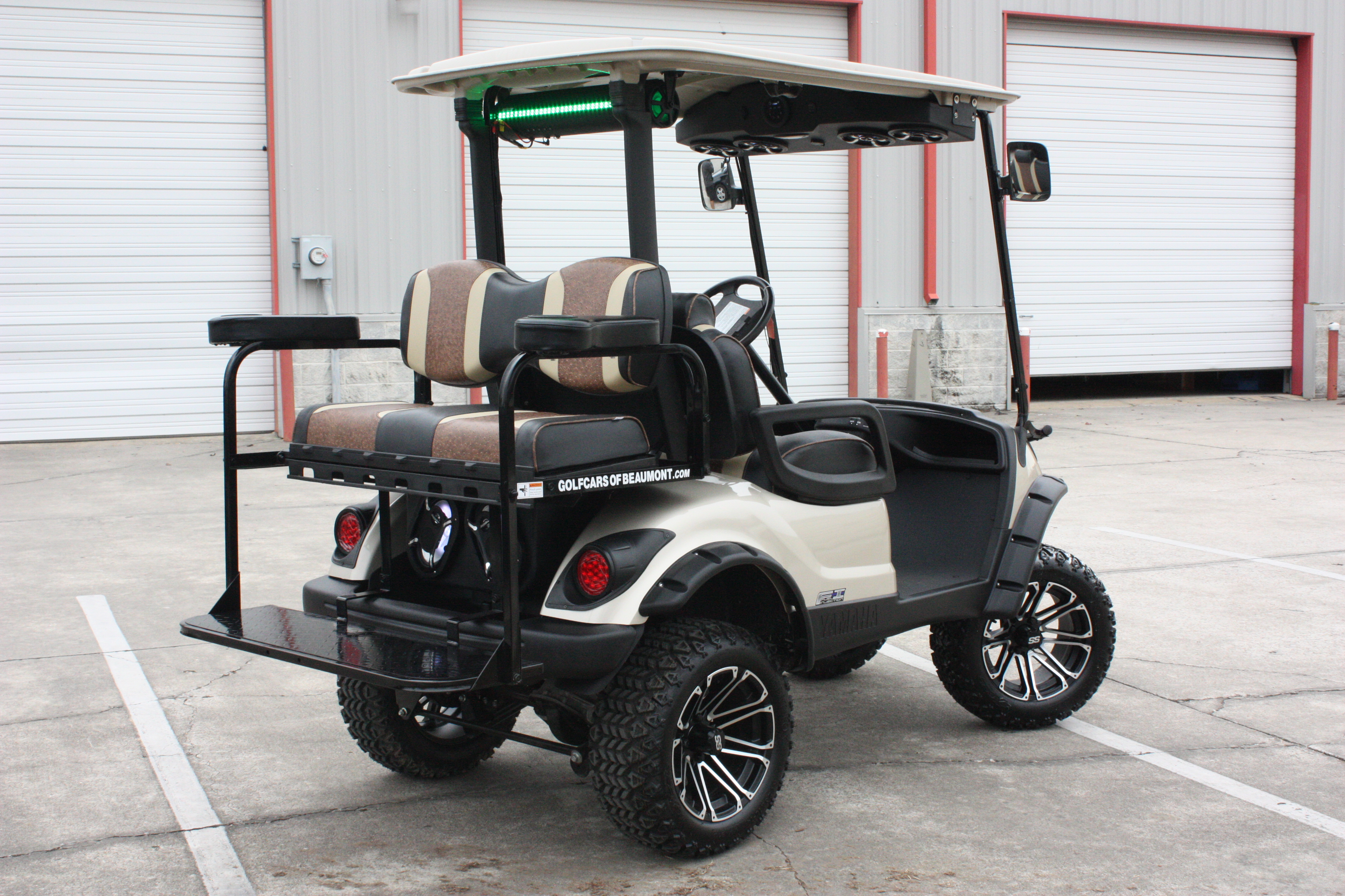 <p>Yamaha Drive Golf Cart completely customized for the CES show in Vegas</p> - Taylor